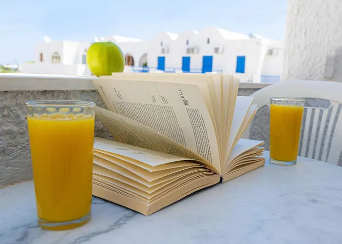 Guest house Join Us Cost Kamari (Santorini)