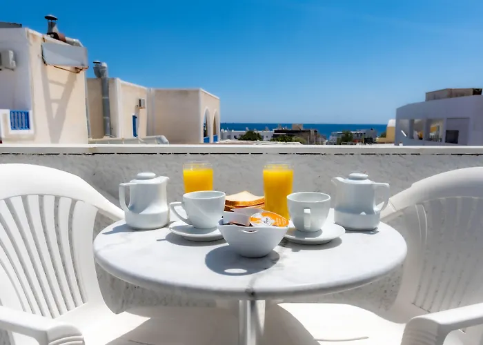 Join Us Cost Guest house Kamari (Santorini)