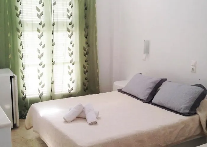 ジョイン アス ロー コスト ルームズ 4*