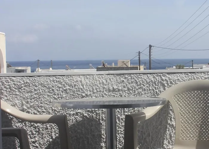 Join Us Cost 4* Kamari (Santorini)