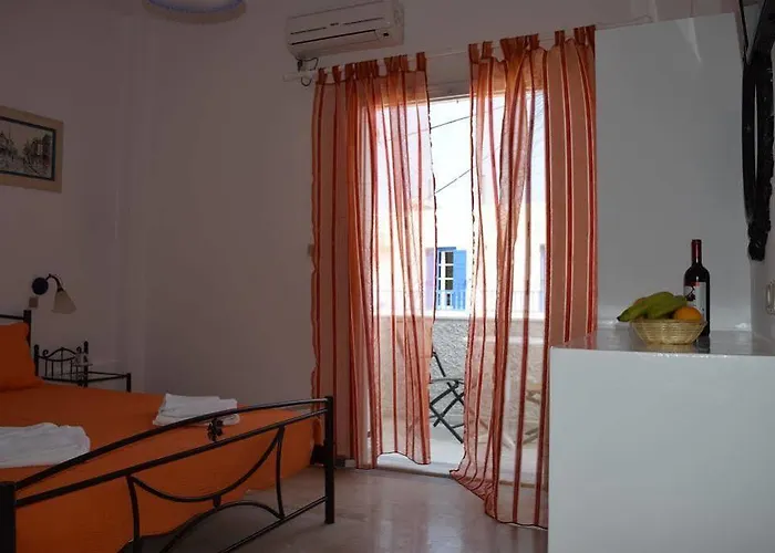 Join Us Cost Guest house Kamari (Santorini)