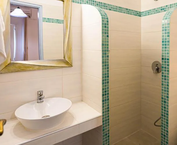 Join Us Cost Guest house Kamari (Santorini)