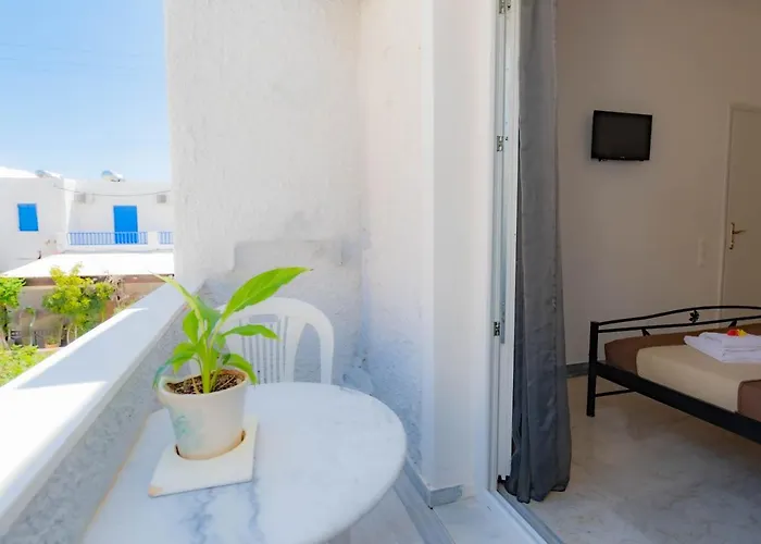 Join Us Cost Kamari (Santorini)