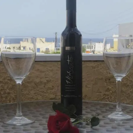 Guest house Join Us Cost Kamari (Santorini)